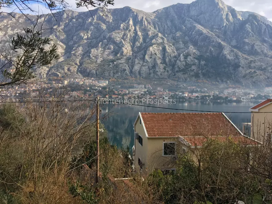 Rare offer plot on the first line to the sea in muo kotor bay 13654 11.jpg