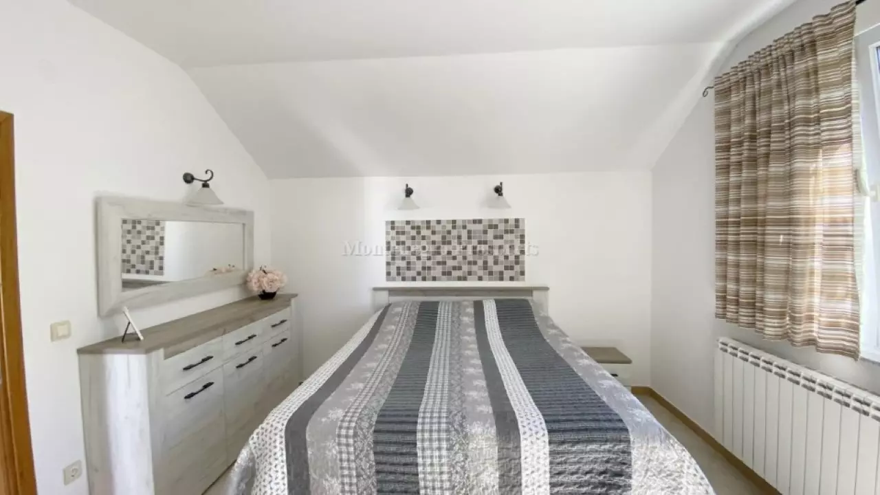 Prodaje se porodicna kuca 6475 14