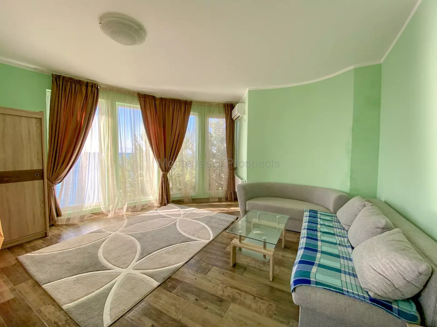Villa na prodaju prva linija 10221 11