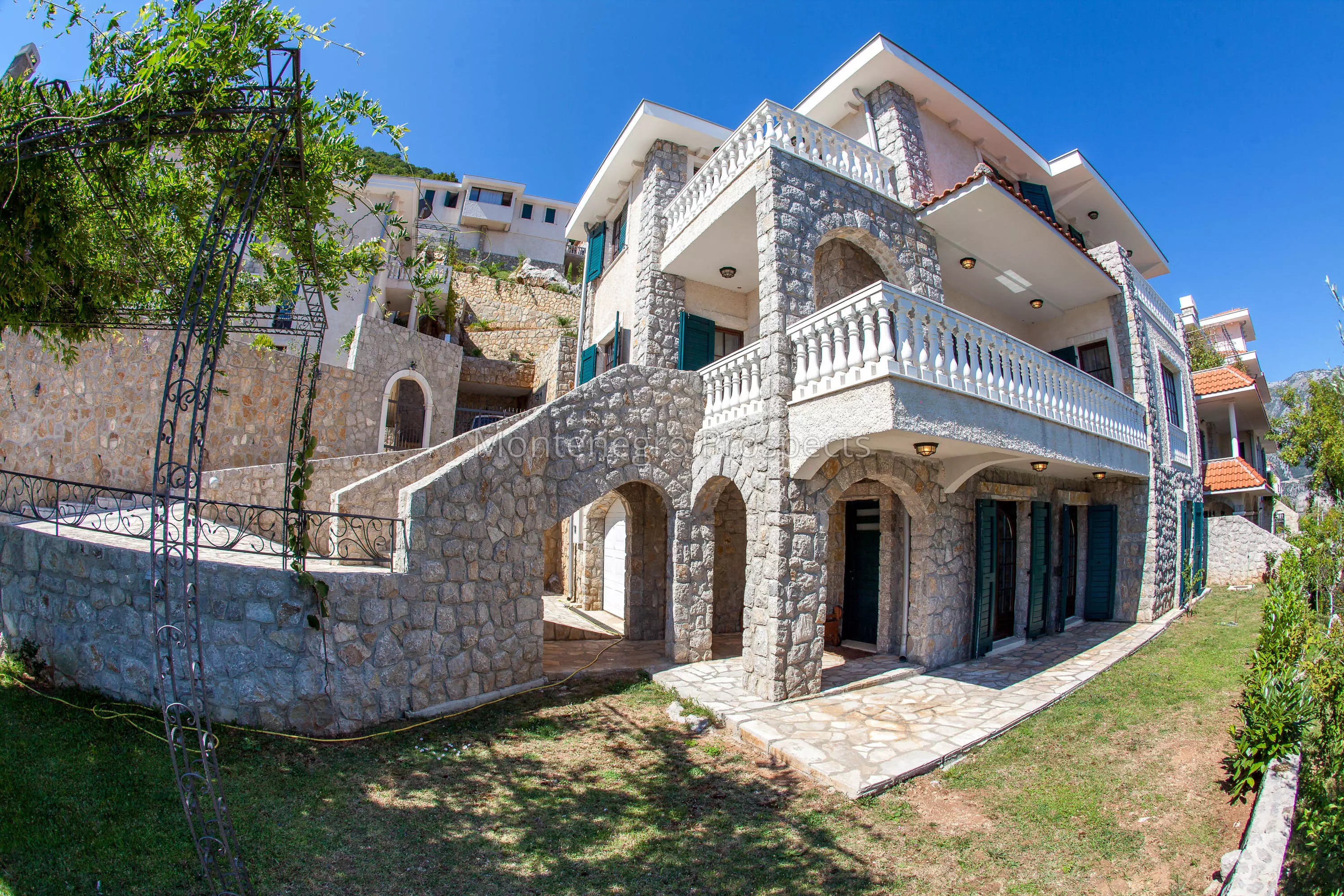 Spacious villa for sale 1 of 1 48