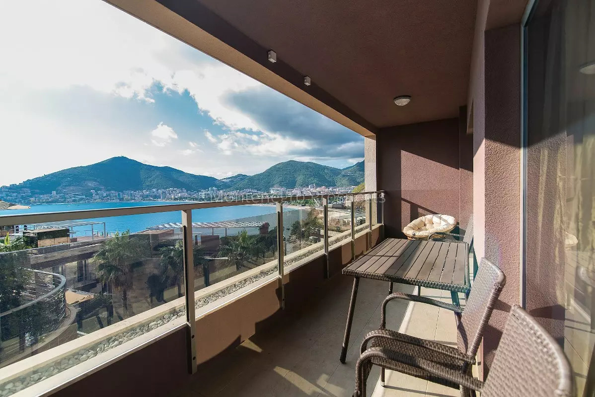 Kvartira s tremja spalnami v becici 12502 1 1198x800