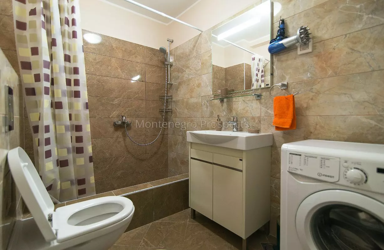 Kvartira s tremja spalnami v becici 12502 4 1226x800