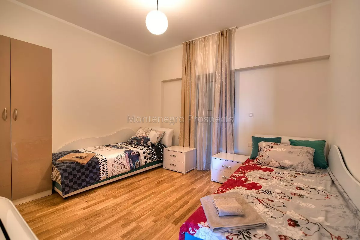 Kvartira s tremja spalnami v becici 12502 7 1198x800