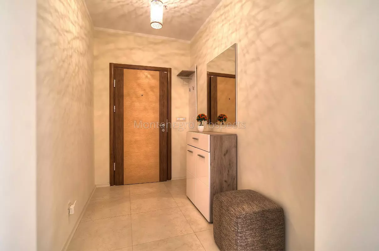 Kvartira s tremja spalnami v becici 12502 9 1207x800