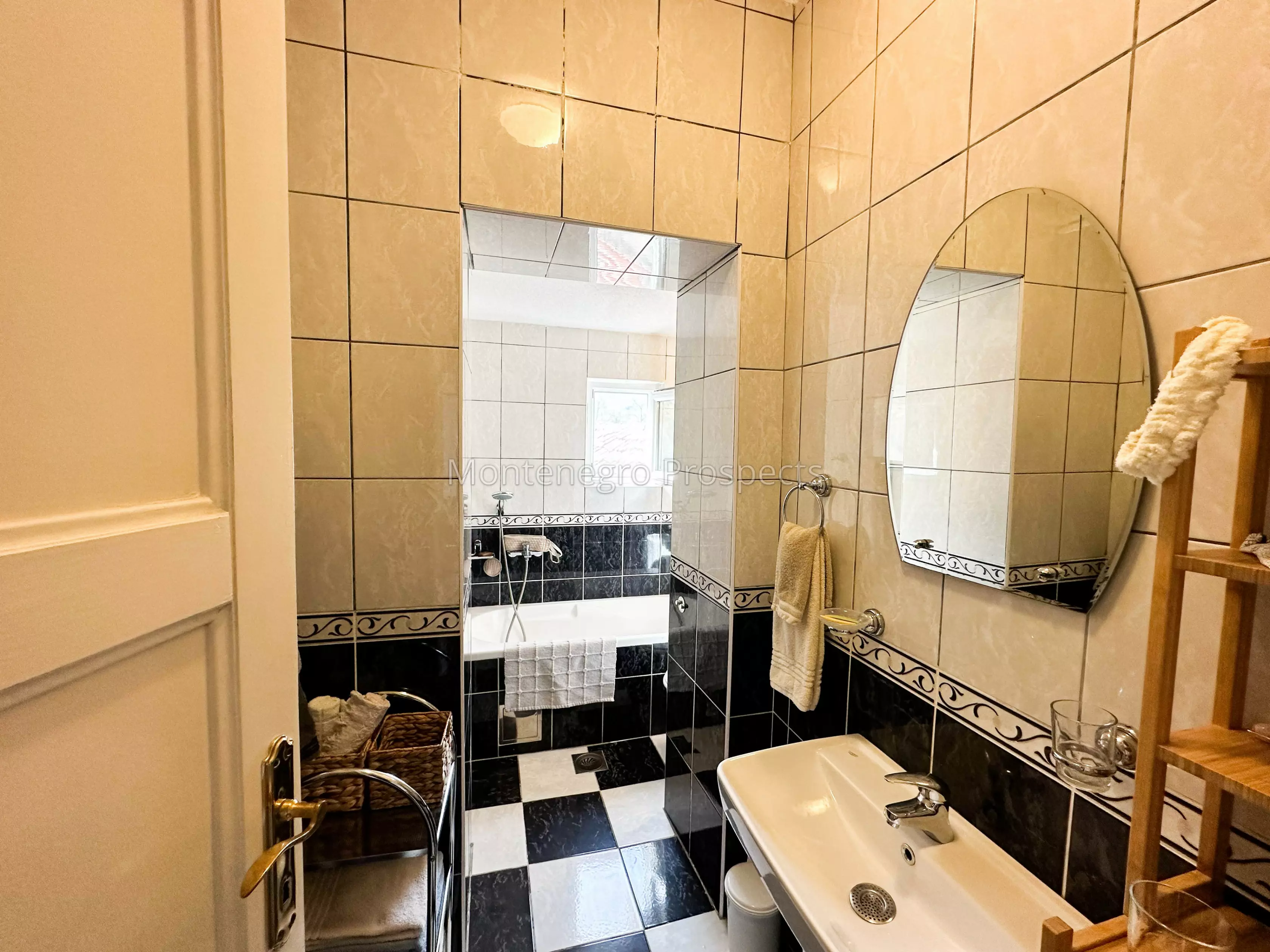 Apartment for sale 13570 18