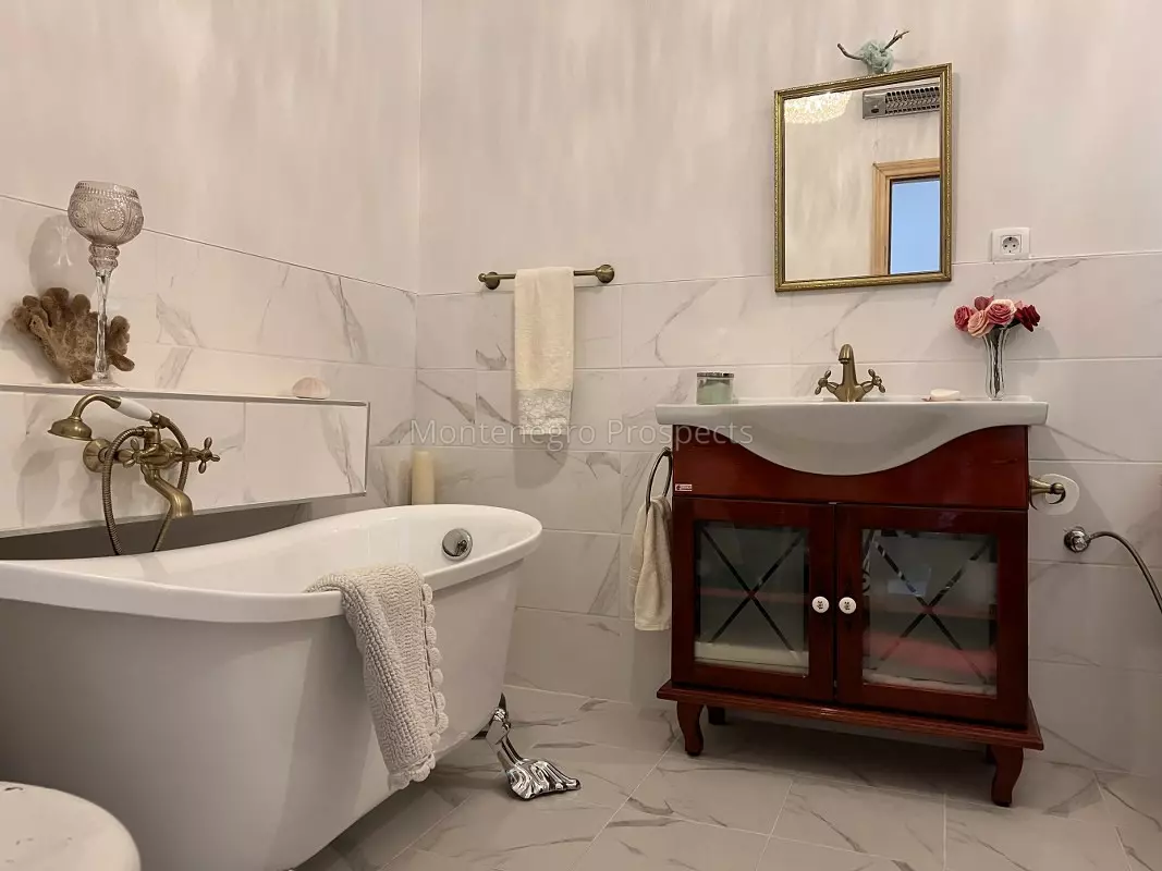 Terraced three level old stone house located on the first line to the sea 13583 15
