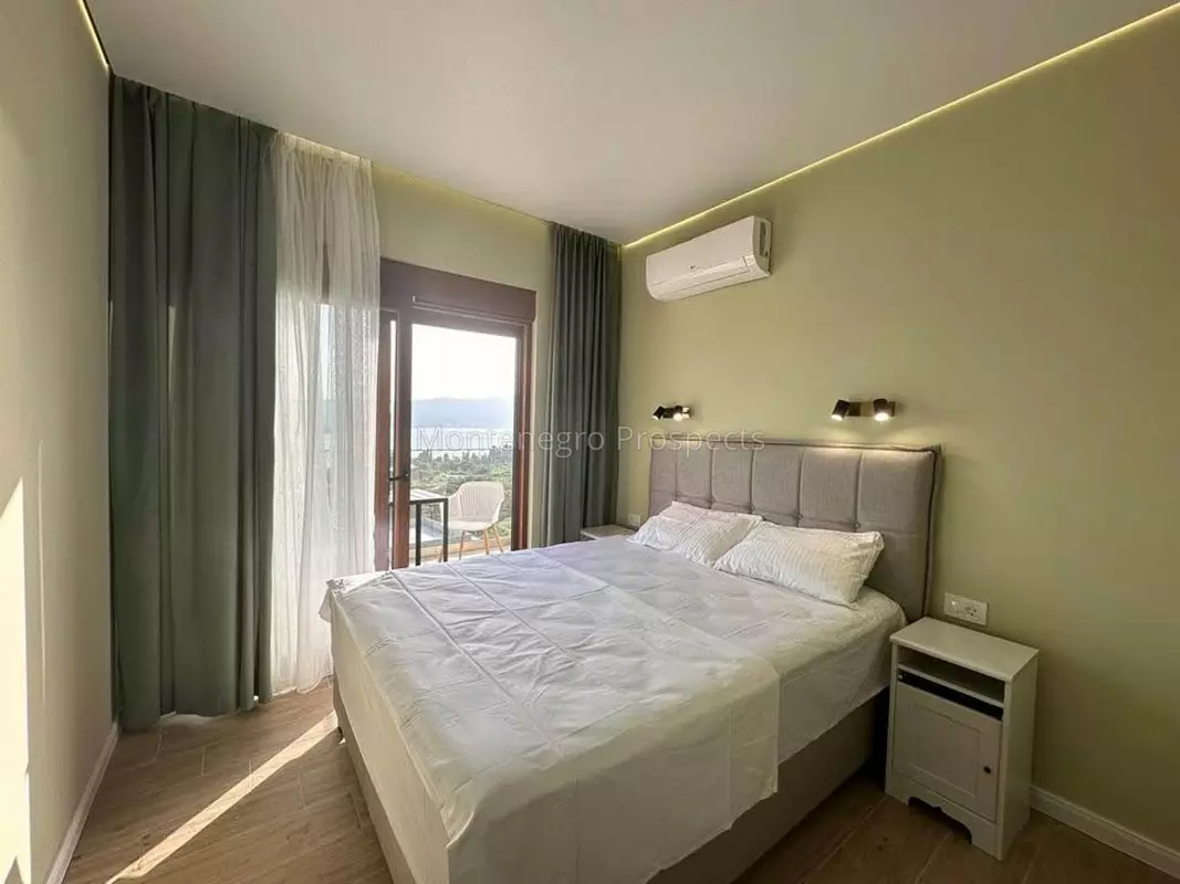 77028 dvosoban stan tivat 3