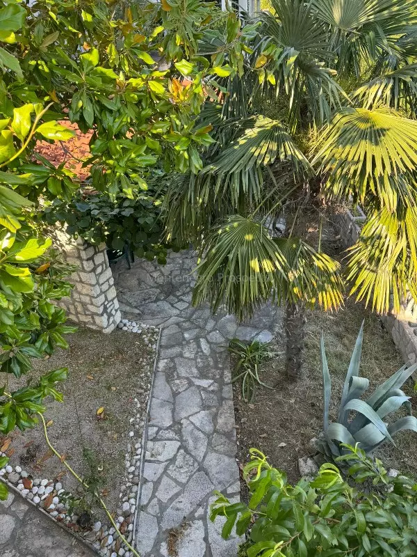 12715 kuca becici 2 600x800
