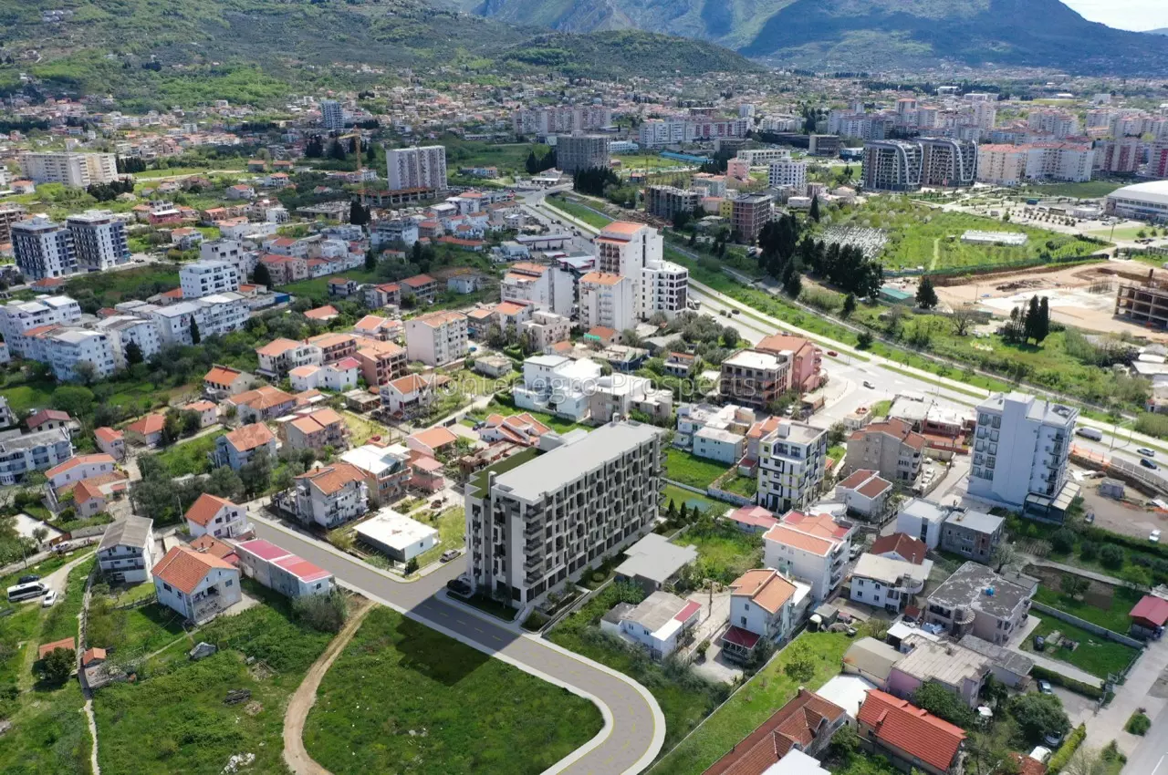 J10287 plac blizu mora 11