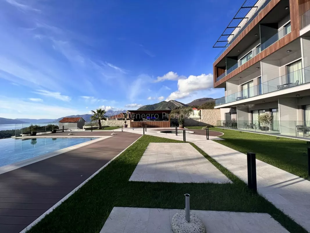 Residential complex royal blue 2