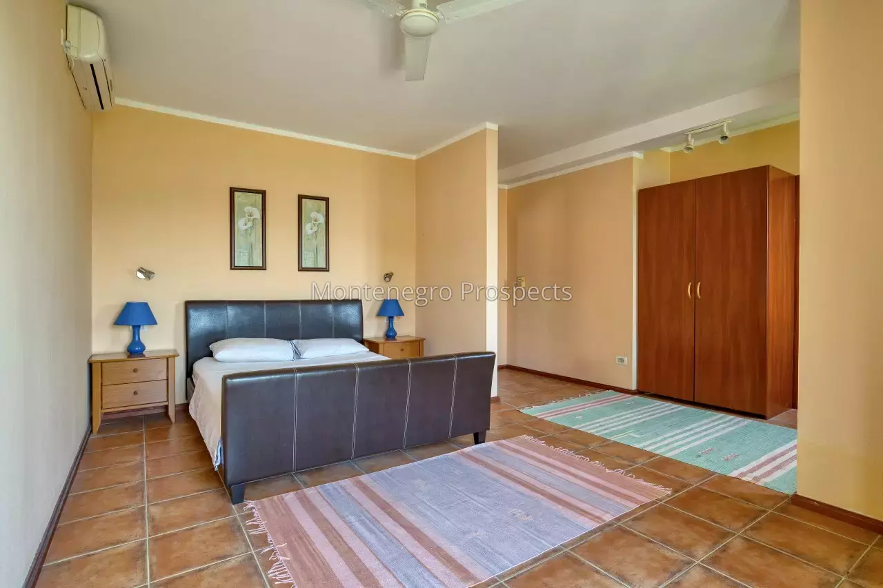 Stone villa on the first line to the sea in lepetani tivat 13822 31.jpg