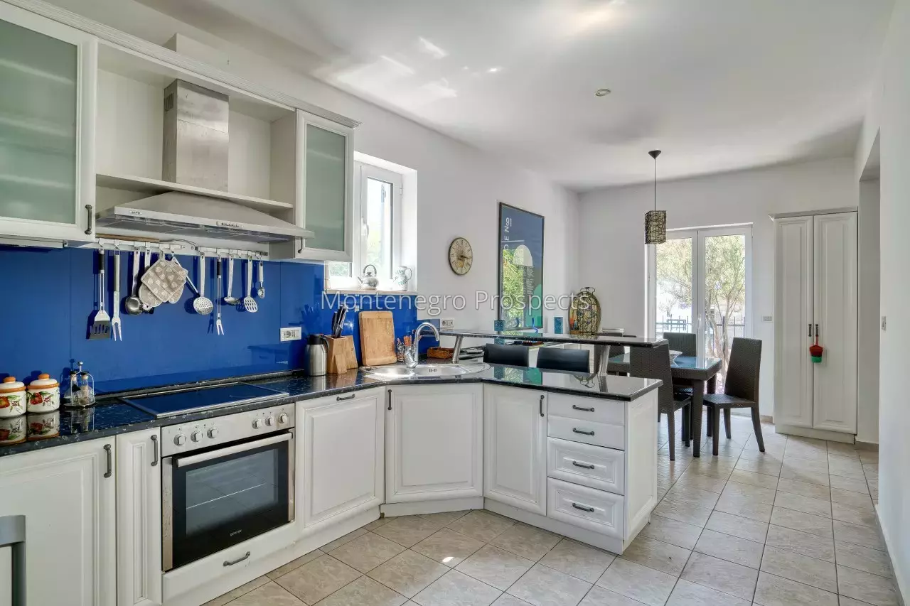 Stone villa on the first line to the sea in lepetani tivat 13822 48.jpg