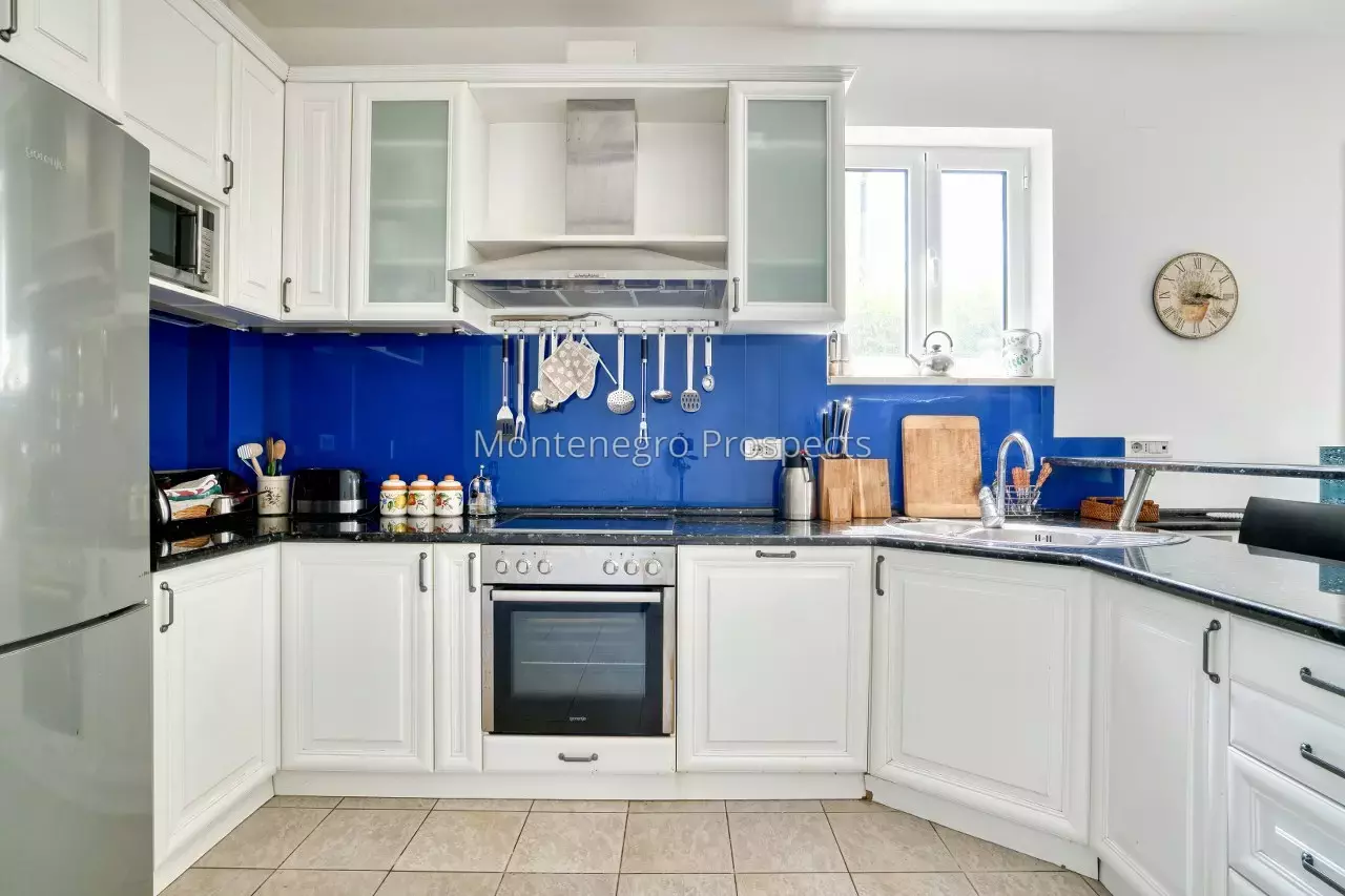Stone villa on the first line to the sea in lepetani tivat 13822 51.jpg