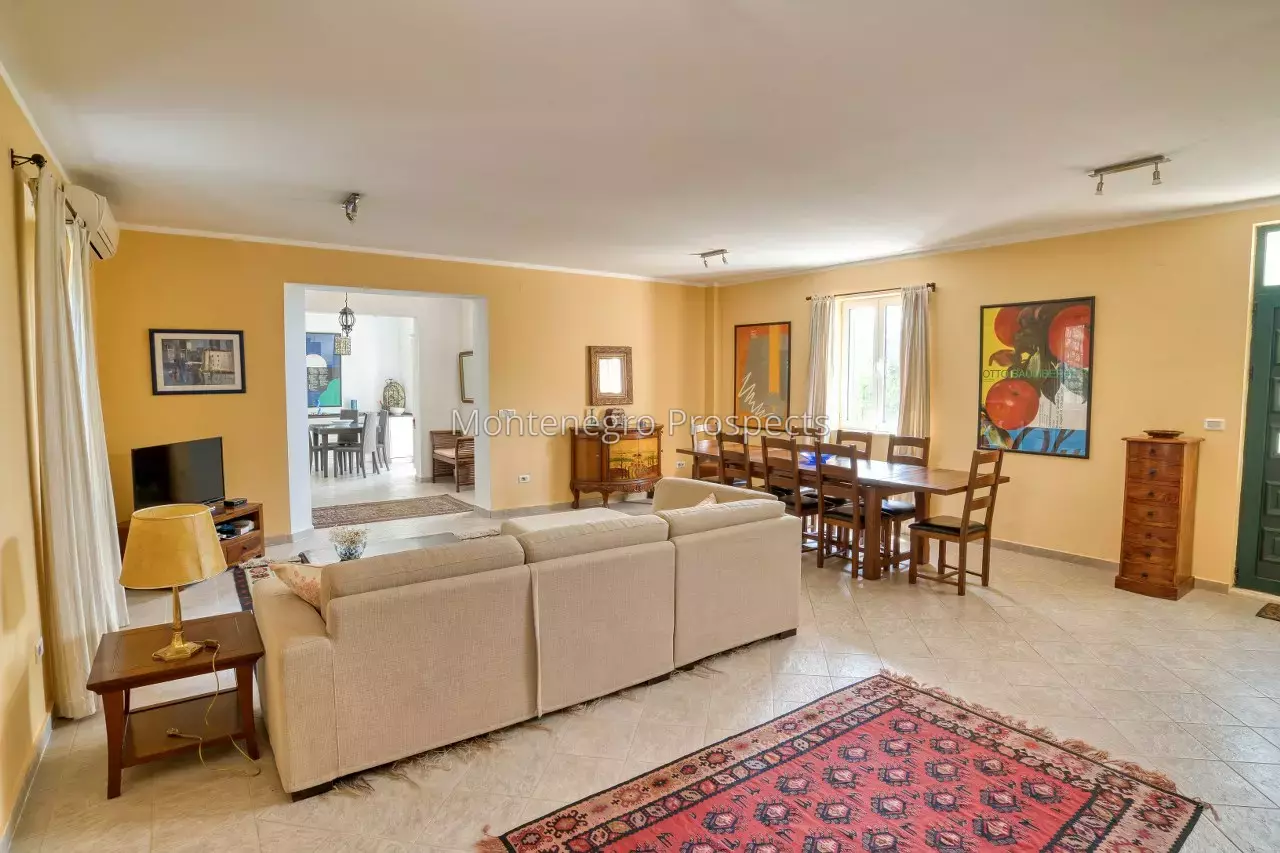 Stone villa on the first line to the sea in lepetani tivat 13822 57.jpg