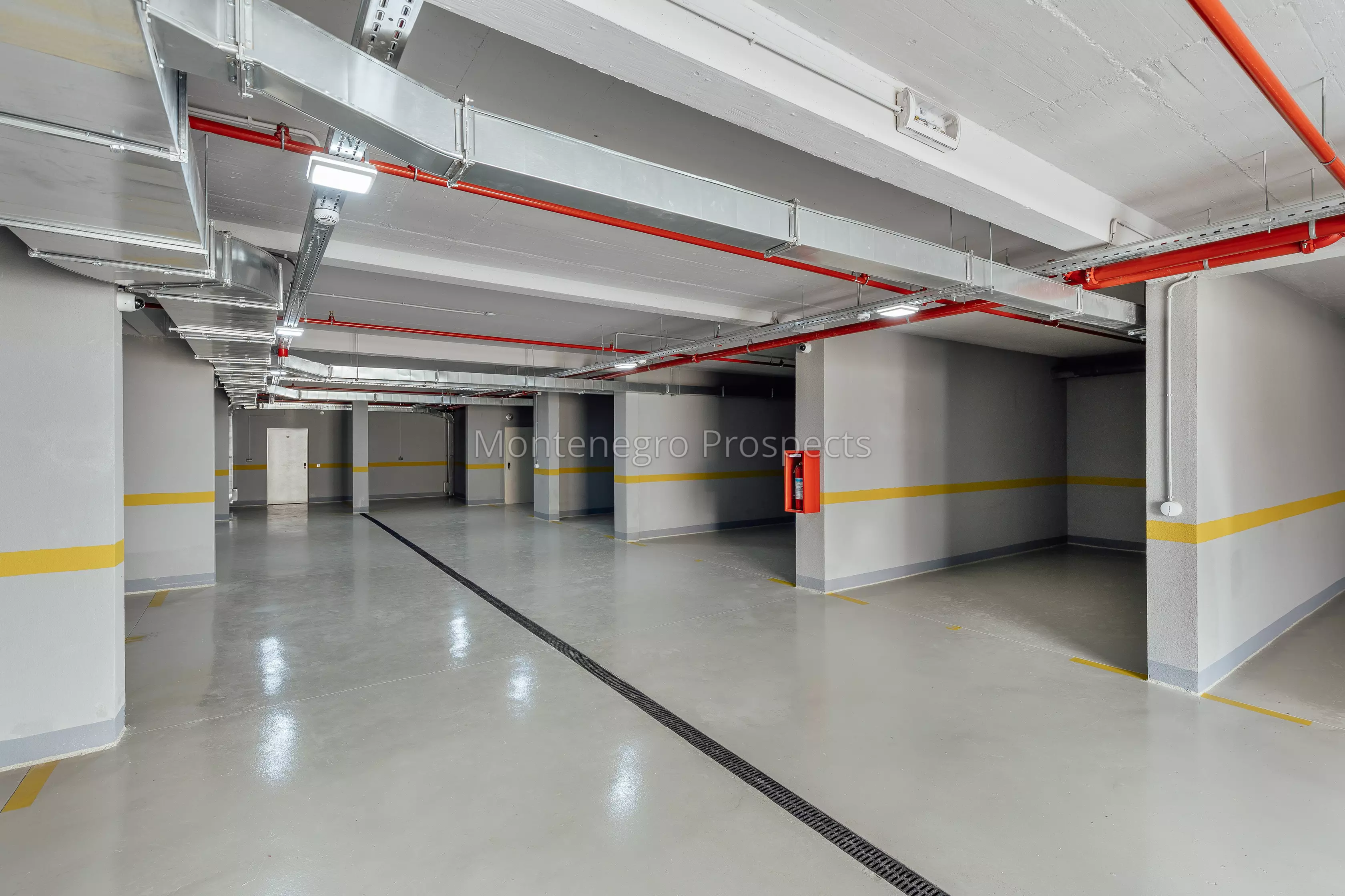 18028 riverside apartments 16