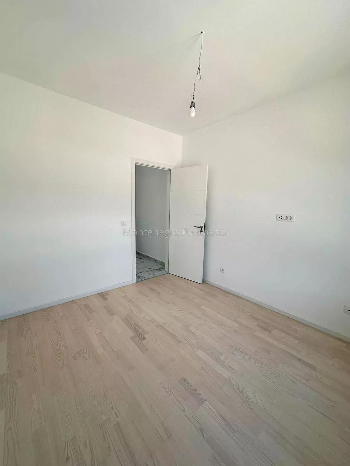 J10218 10