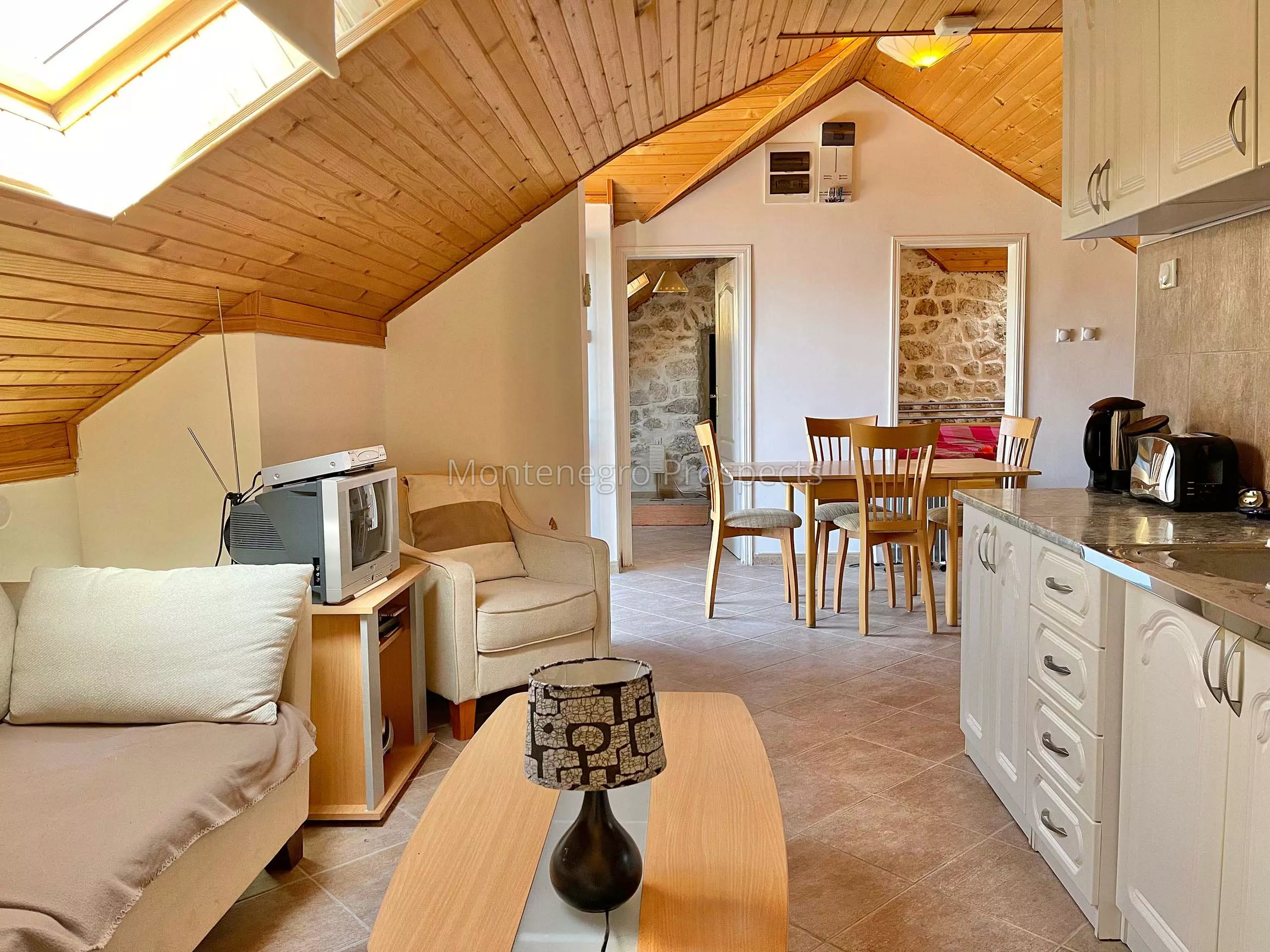 14184 risan stone house 18