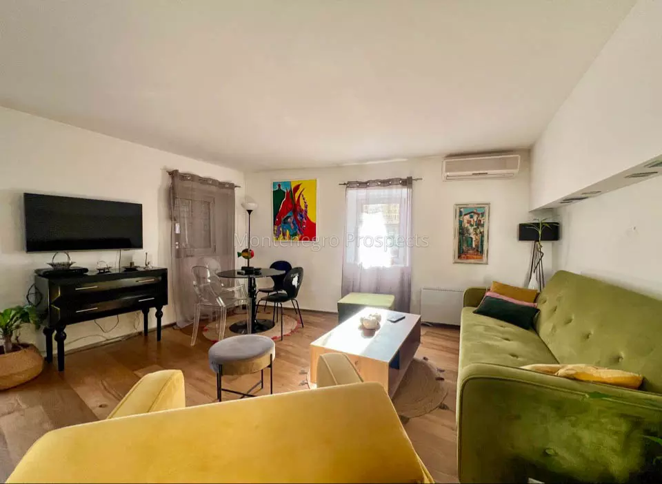 12749 budva old town 11