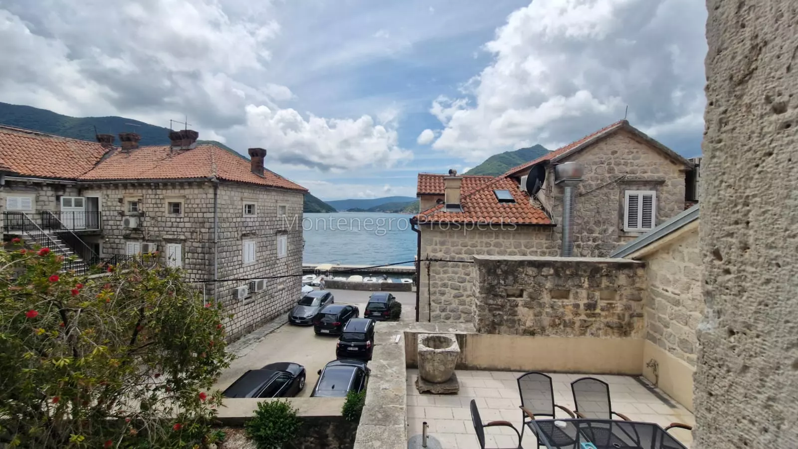 Two bedroom apartment for sale perast 10