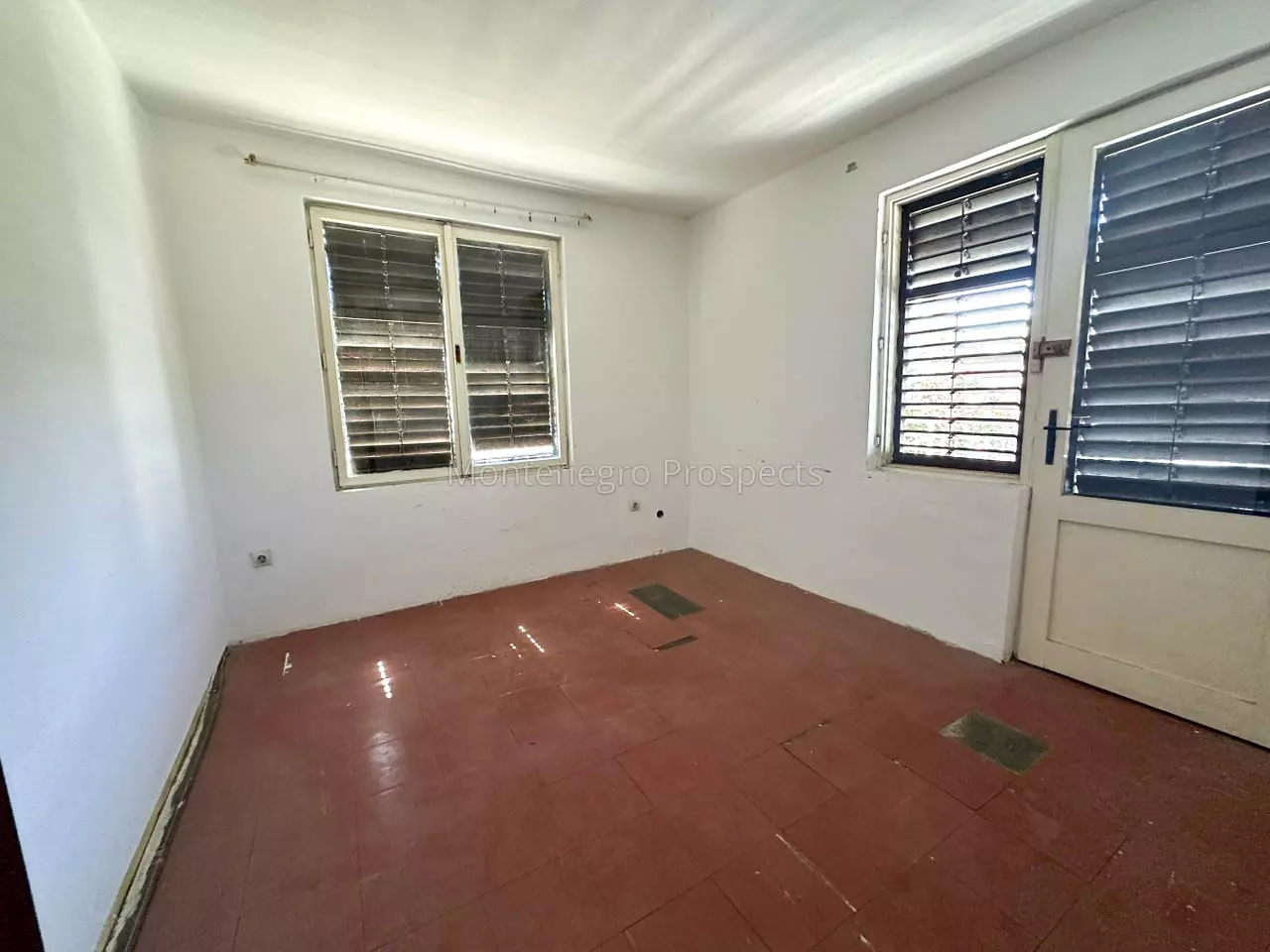 10697 5