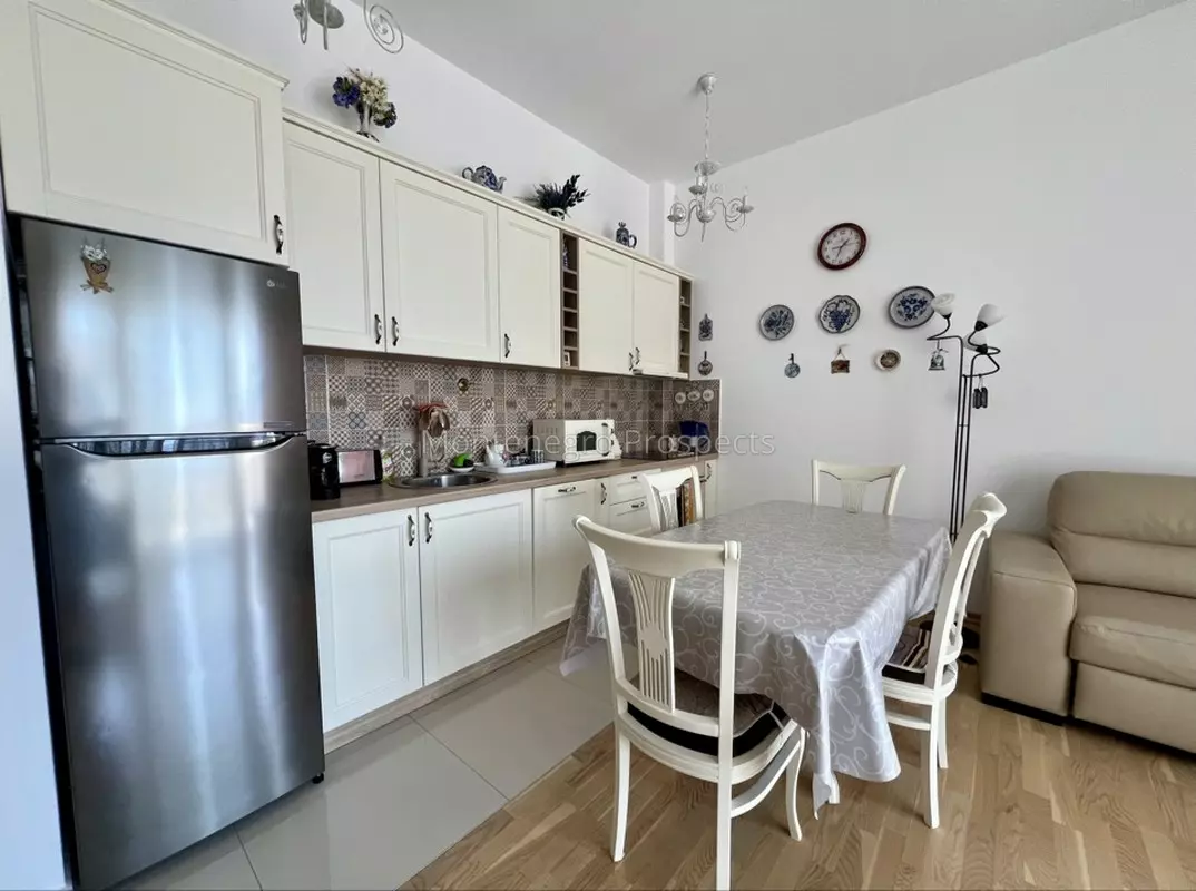 12760 becici 1 1074x800