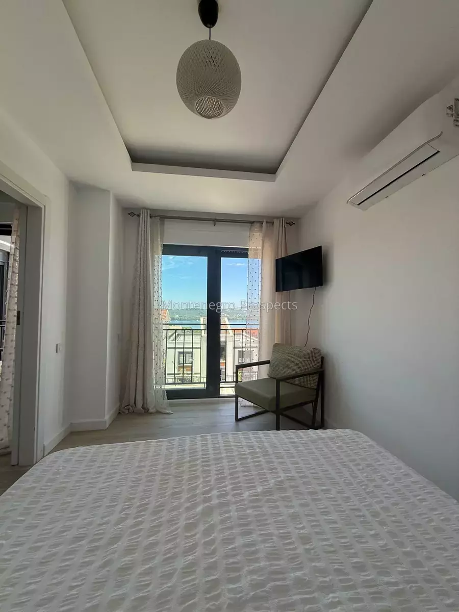 Modern three bedroom apartment with panoramic sea views tivat 13659 9.jpg 1