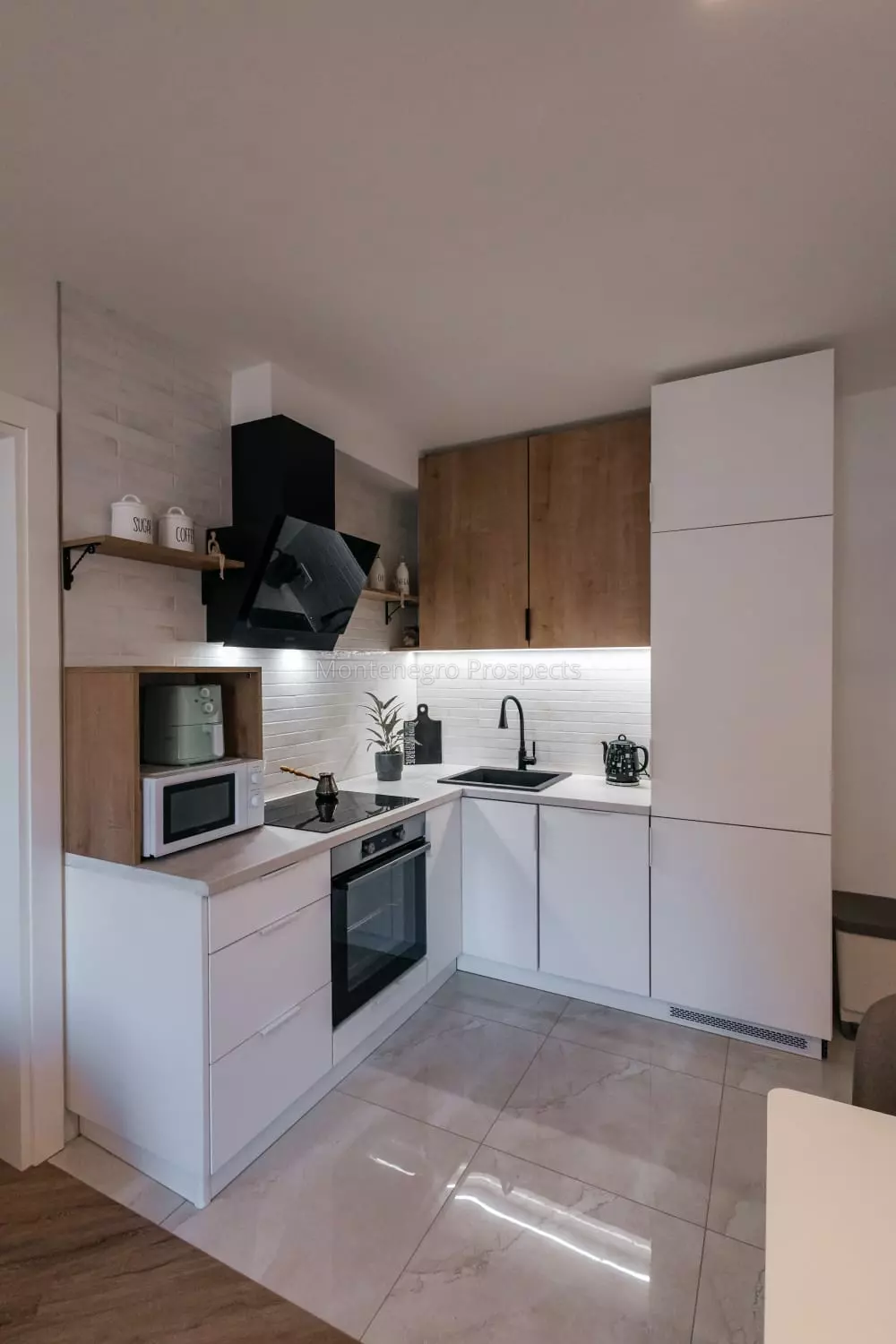 14193 apartment in kumbor 19