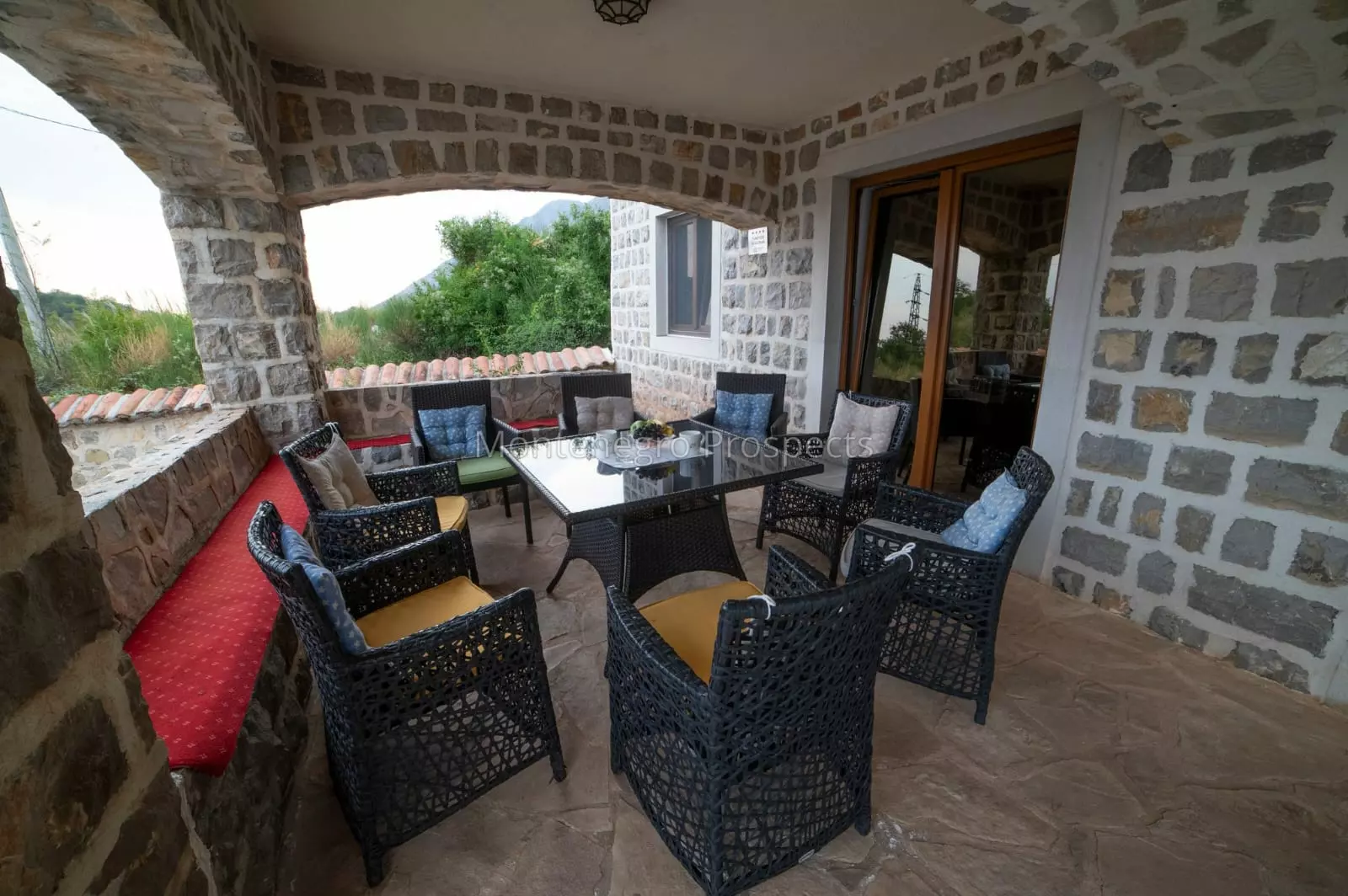 8196 vila petrovac 23