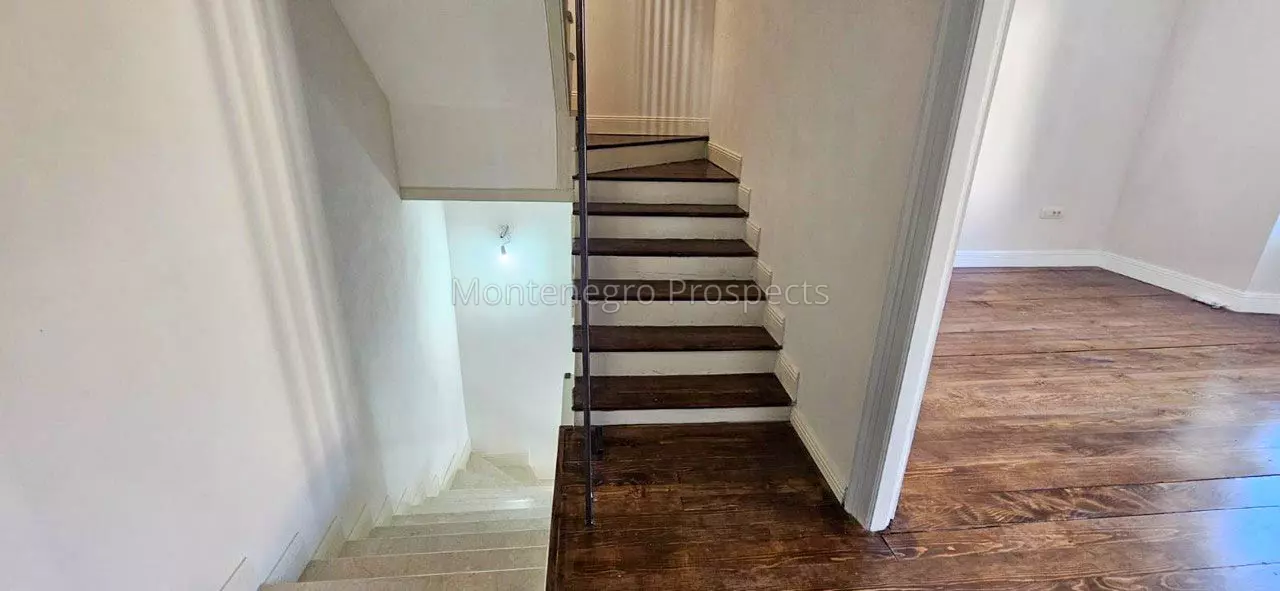 11429 11