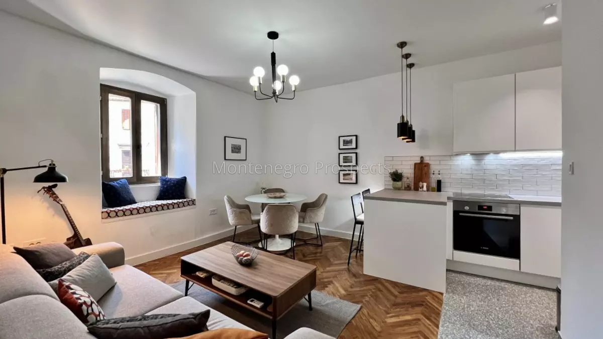 Modern two bedroom apartment at the museum square old town of kotor 13625 11 1067x800