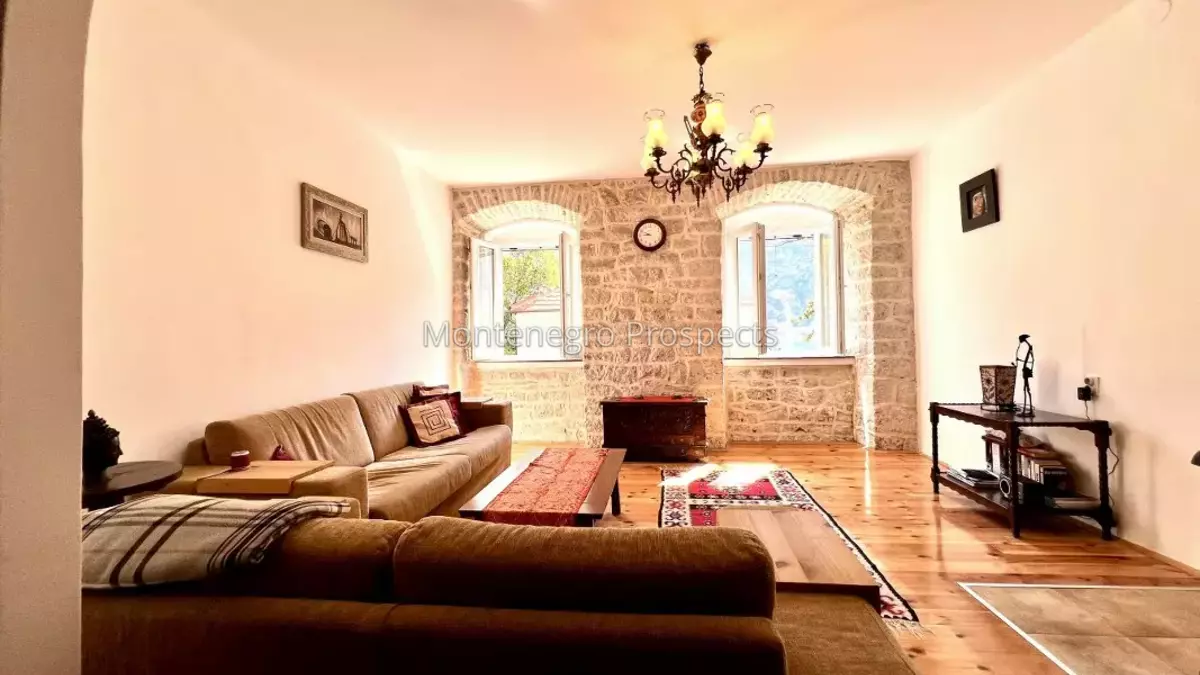 Three bedroom apartment on the first line to the sea kotor 13708 11.jpeg