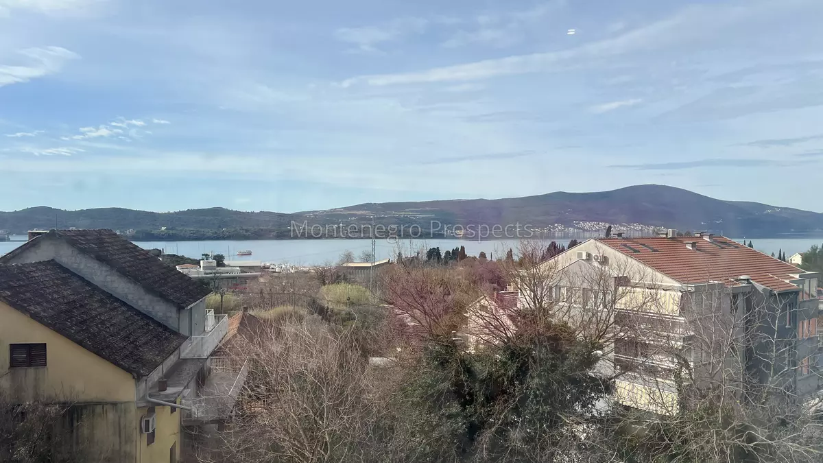 Modern two bedroom apartment with sea views in tivat 13850 3
