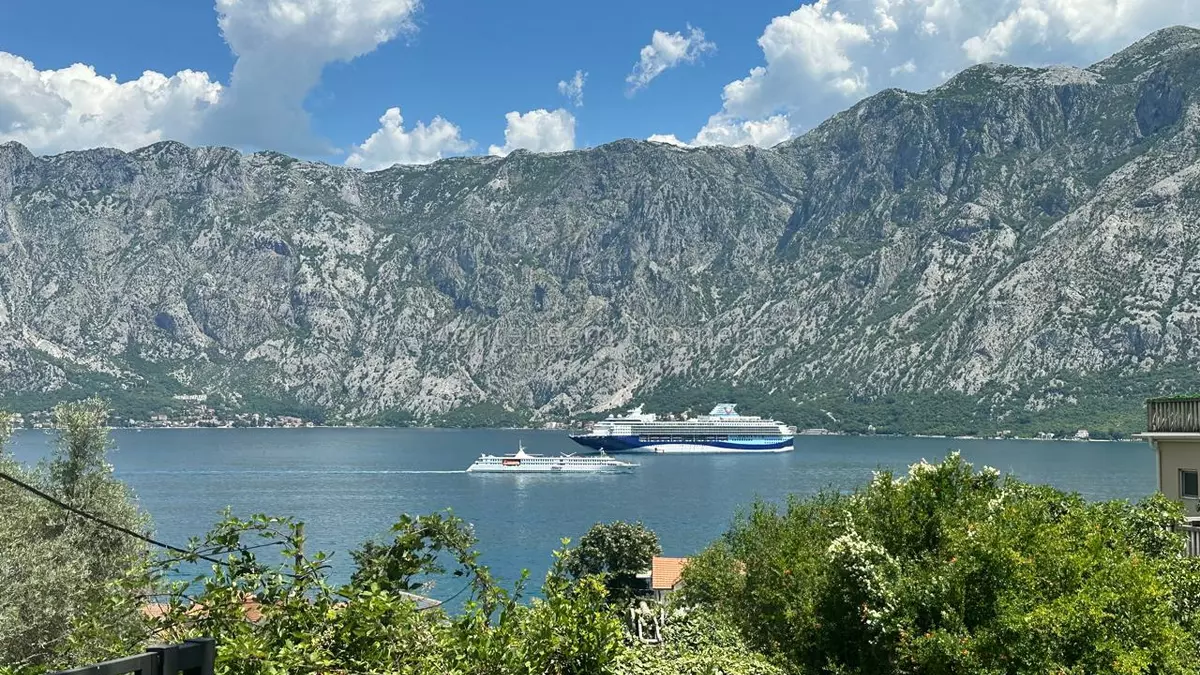 14189 house for renovation kotor 1