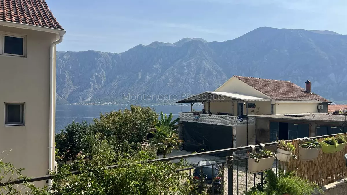 Two bedroom town house with nice garden in prcanj kotor bay 13858 1