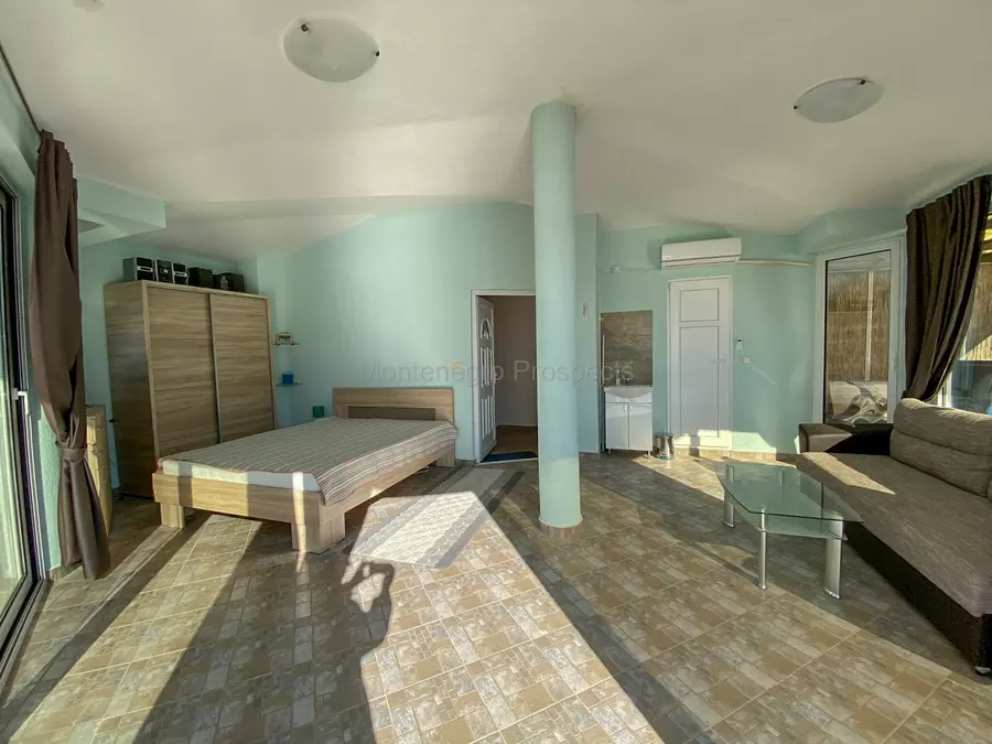 Villa na prodaju prva linija 10221 16