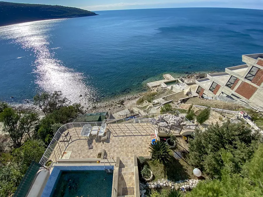 Villa na prodaju prva linija 10221 20
