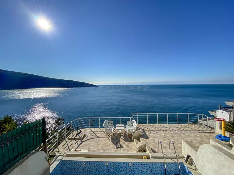 Villa na prodaju prva linija 10221 7