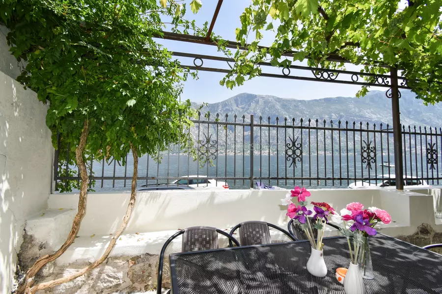 Prcanj villa for sale 1 of 1 17