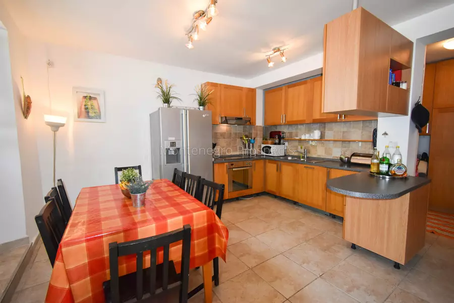 Prcanj villa for sale 1 of 1 24
