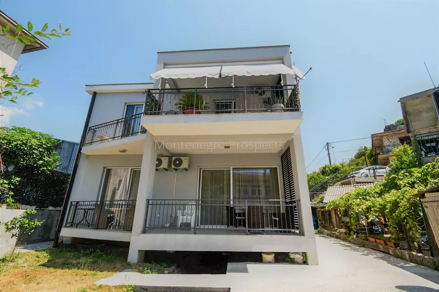 House zelenika 13406 1