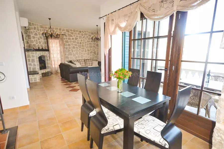 Spacious villa for sale 1 of 1 2