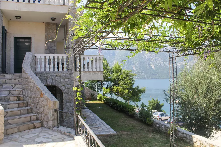 Spacious villa for sale 1 of 1 26
