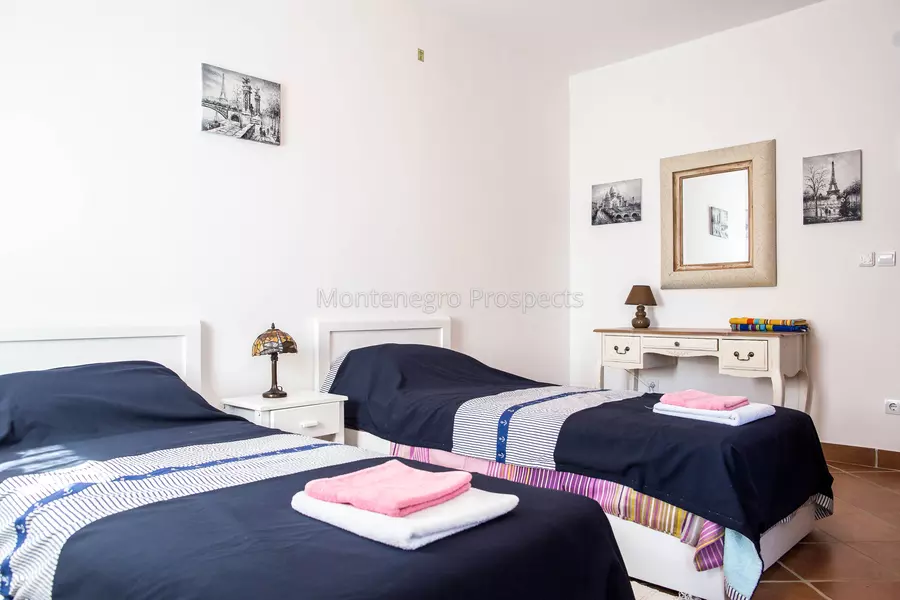 Spacious villa for sale 1 of 1 41