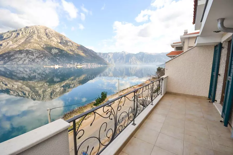 Spacious villa for sale 1 of 1