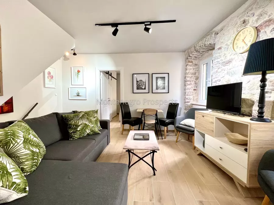 Recently renovated one bedroom apartment in the old town of kotor 13492 10.jpg