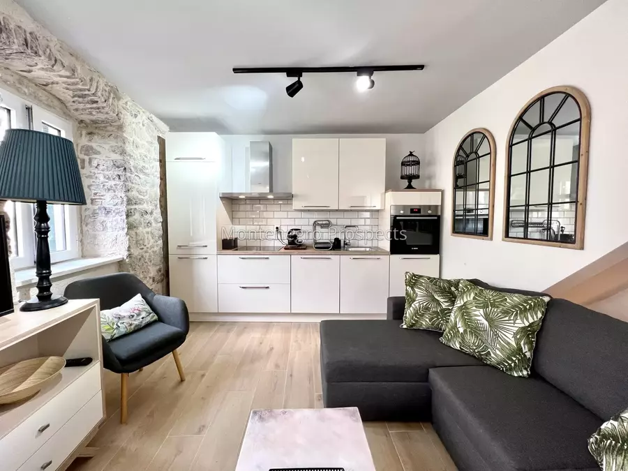 Recently renovated one bedroom apartment in the old town of kotor 13492 2.jpg