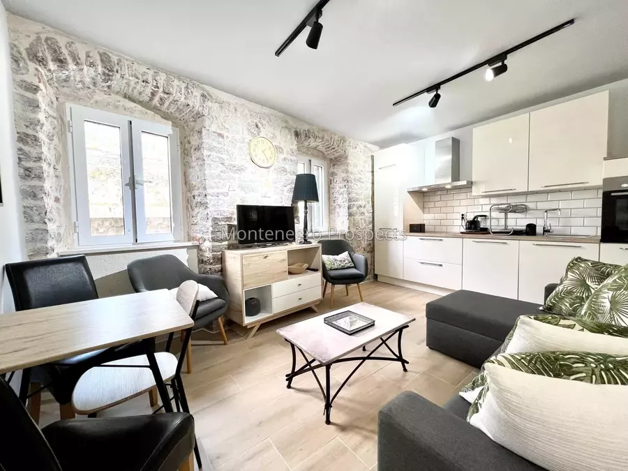 Recently renovated one bedroom apartment in the old town of kotor 13492 5.jpg
