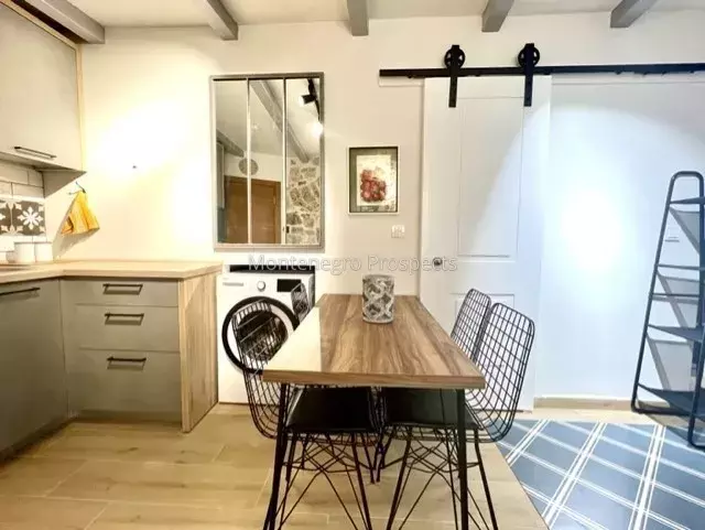 Recently renovated studio apartment in the old town of kotor 13492 1.jpg