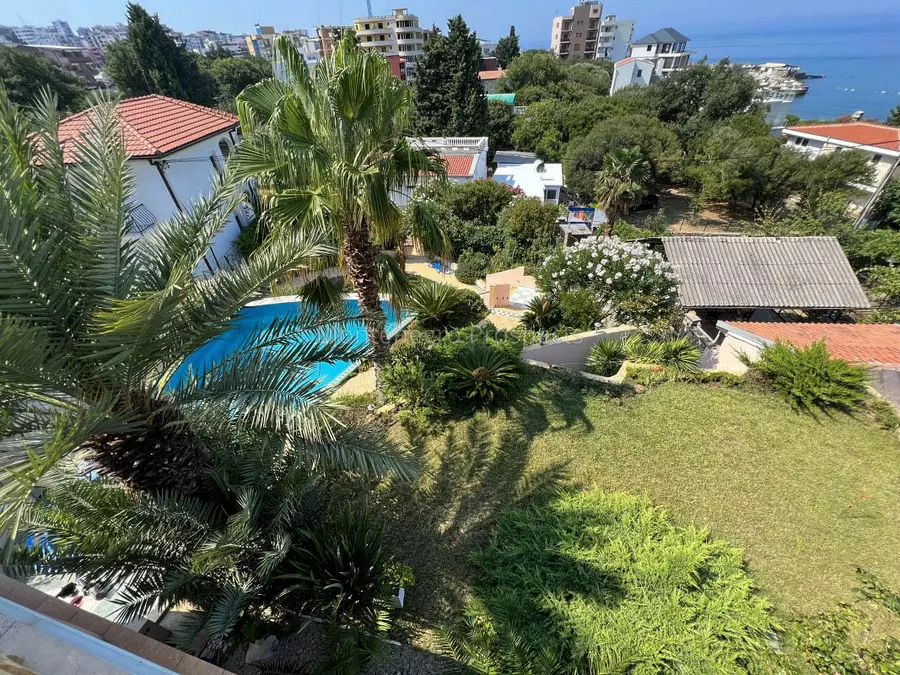 Prodaje se vila sa bazenom u baru 10391 9
