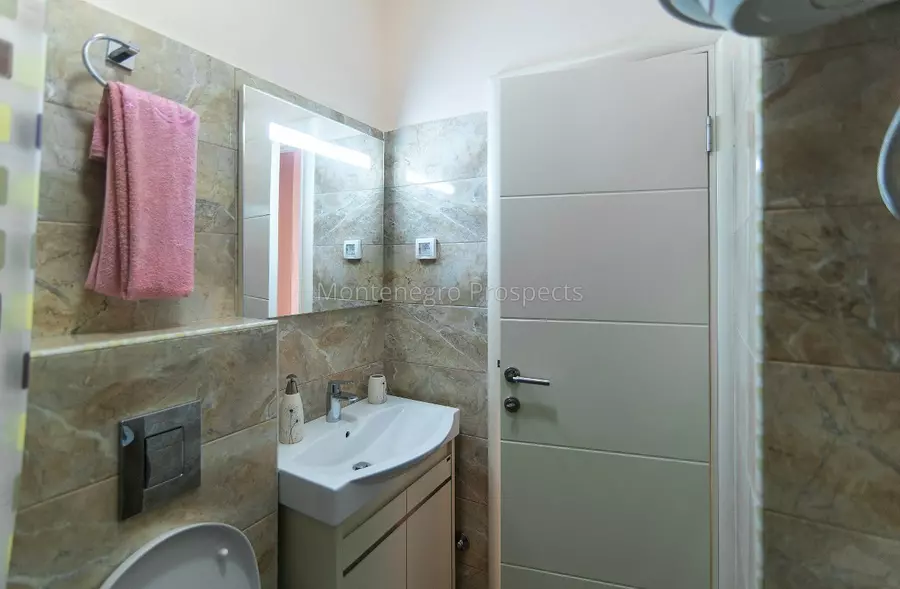 Kvartira s trema spalnjami i vidom na more 12499 9 1223x800
